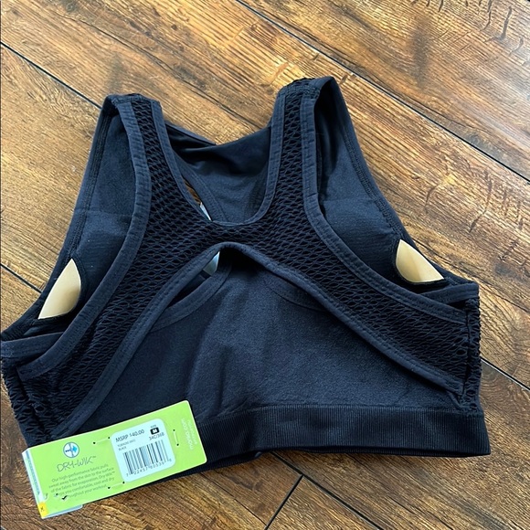 Marika Black Sports Bra with Racerback Design - Picture 4 of 4